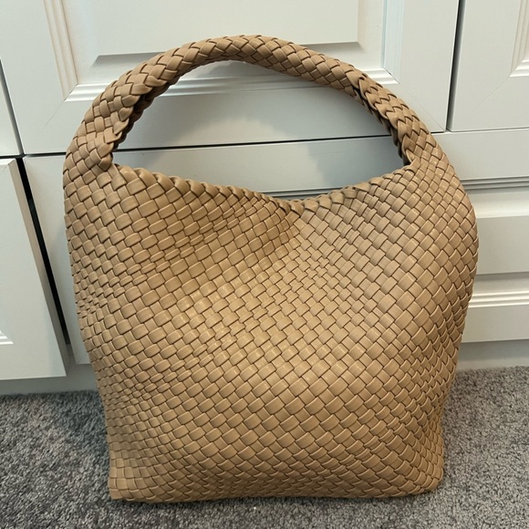 Elegant Tan Woven Tote Bag NWOT - Picture 7 of 8